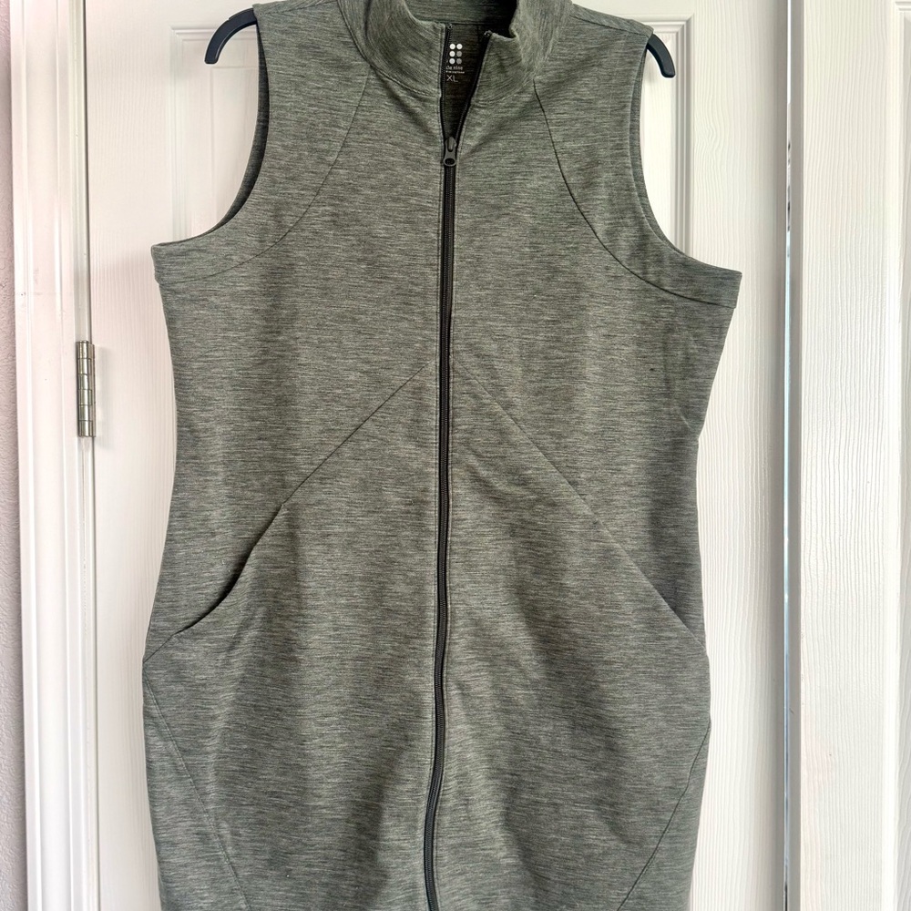 Title Nine Passport Dress - Gray Sleeveless Full Zip